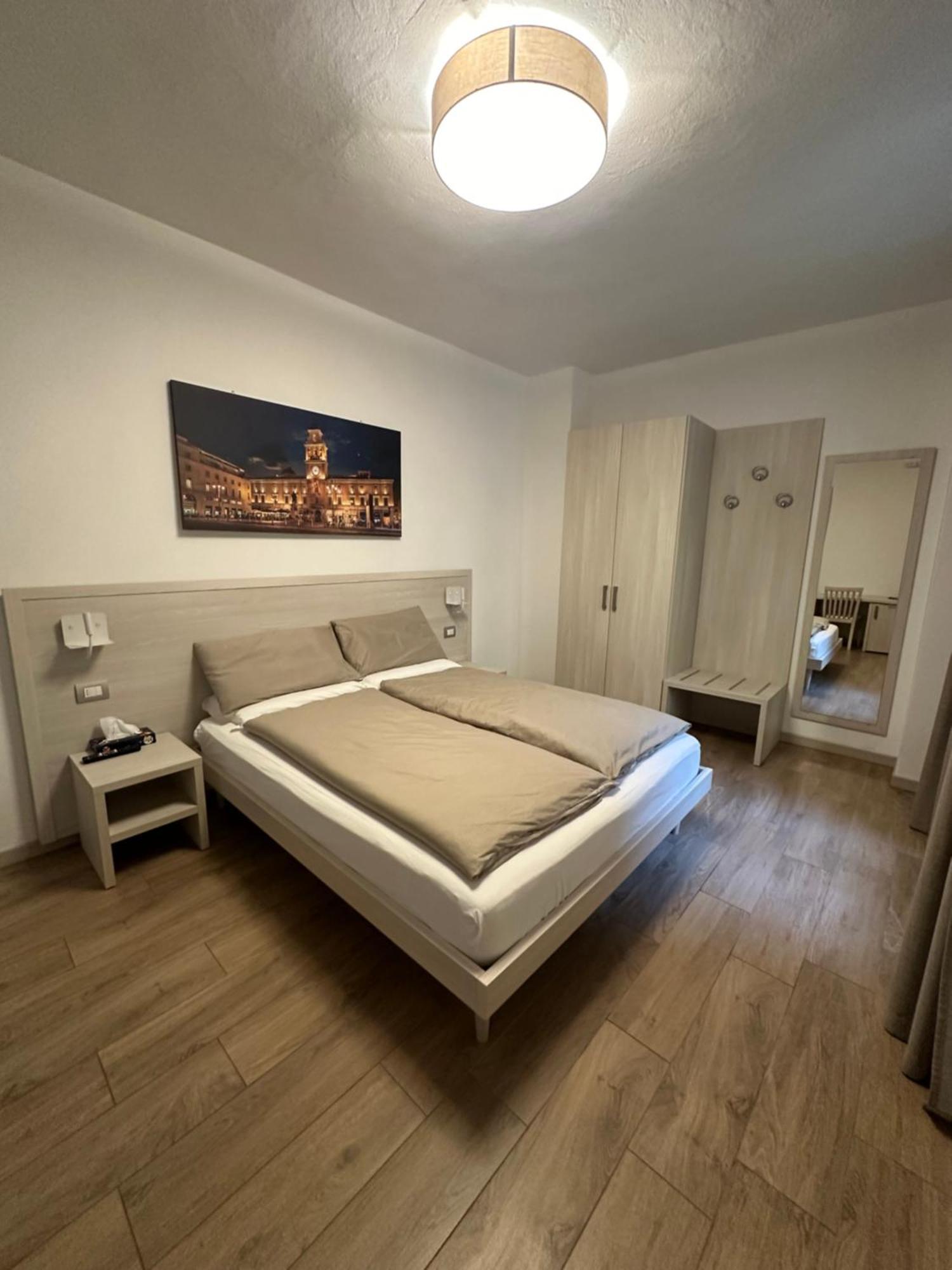 מלון פארמה Residenza Pezzani מראה חיצוני תמונה